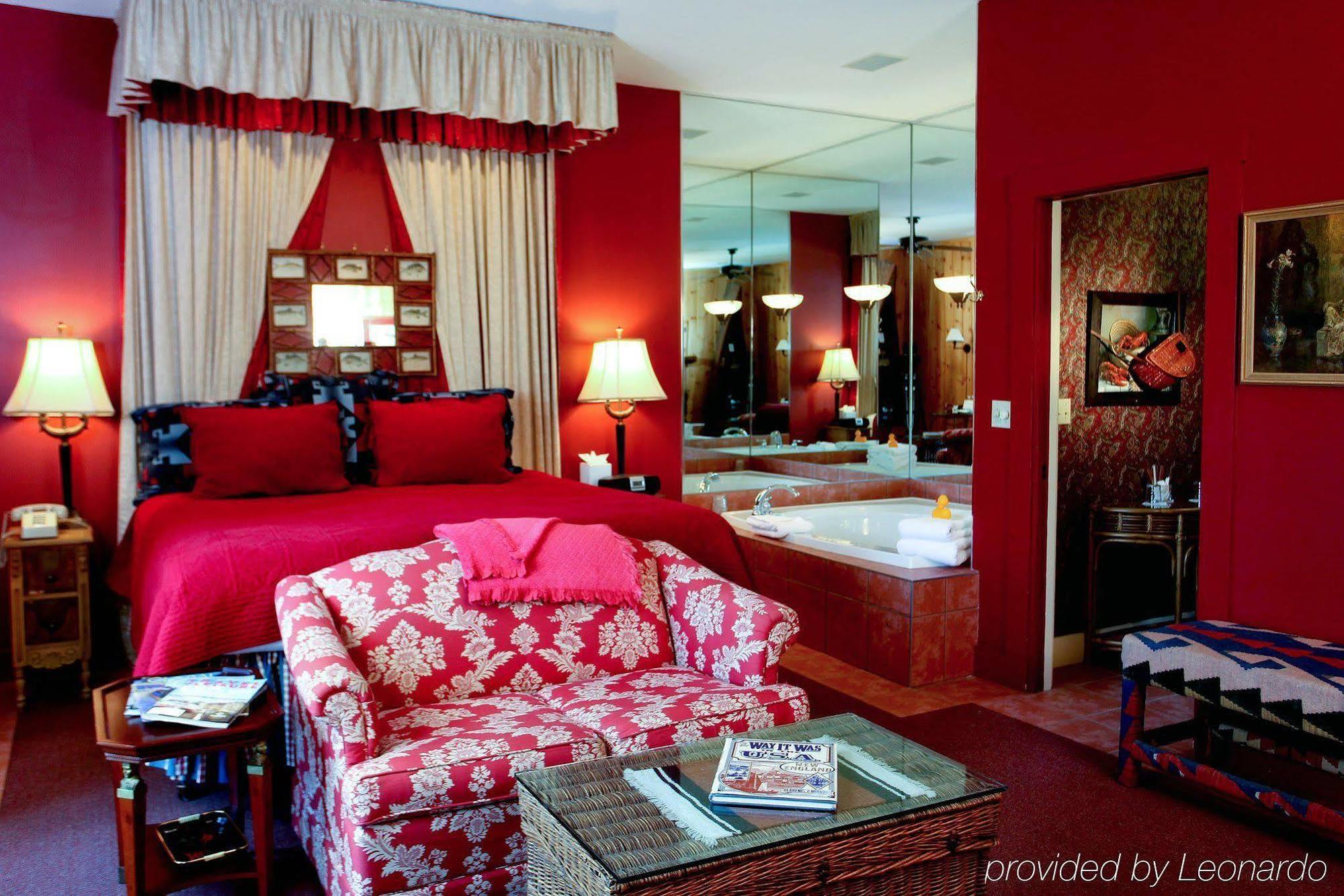 Bed and Breakfast The Manor On Golden Pond Холдернесс Экстерьер фото