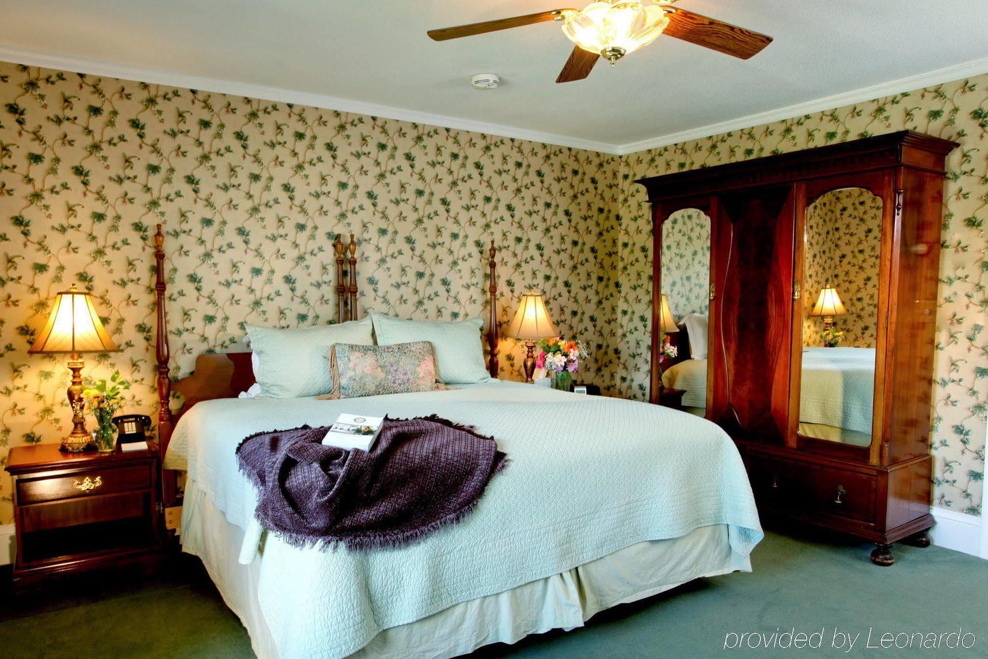 Bed and Breakfast The Manor On Golden Pond Холдернесс Экстерьер фото